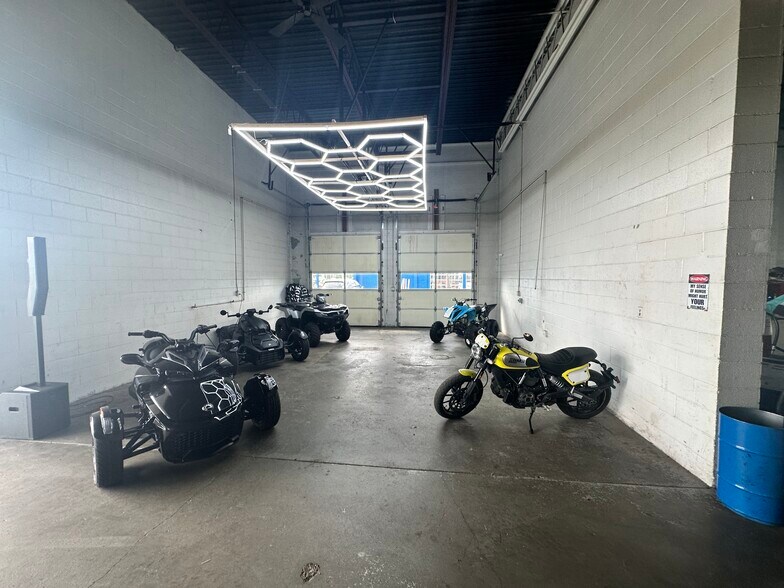 More Photos Of 1001 N Coliseum Blvd, Fort Wayne Auto Dealership For Sale