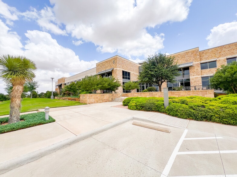 More Photos Of 6401 Holiday Hill Rd, Midland Office For Lease