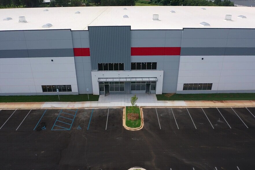 More Photos Of 1117 Victor Hill Rd, Greer Distribution For Lease