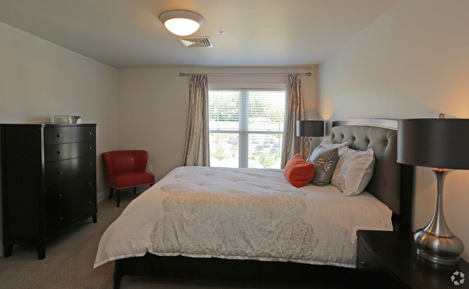 More Photos Of 77A Excelsior Ave, Saratoga Springs Apartments For Lease
