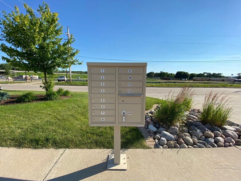 More Photos Of 100 Brakeshoe Ct, East Moline Warehouse For Lease