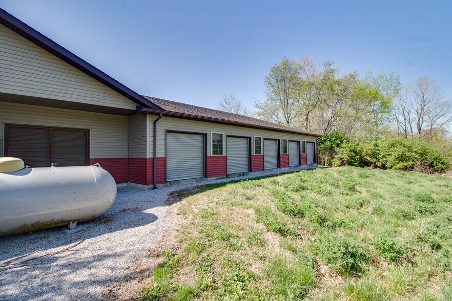 More Photos Of 15281 IL-109, Dow Specialty For Sale