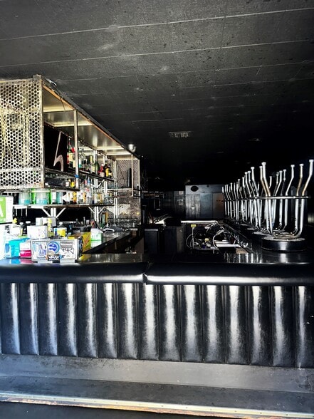 More Photos Of 9300 Venice Blvd, Culver City Bar For Lease
