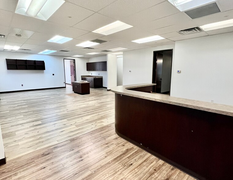 More Photos Of 1471 E Commercial Dr, Meridian Warehouse For Lease