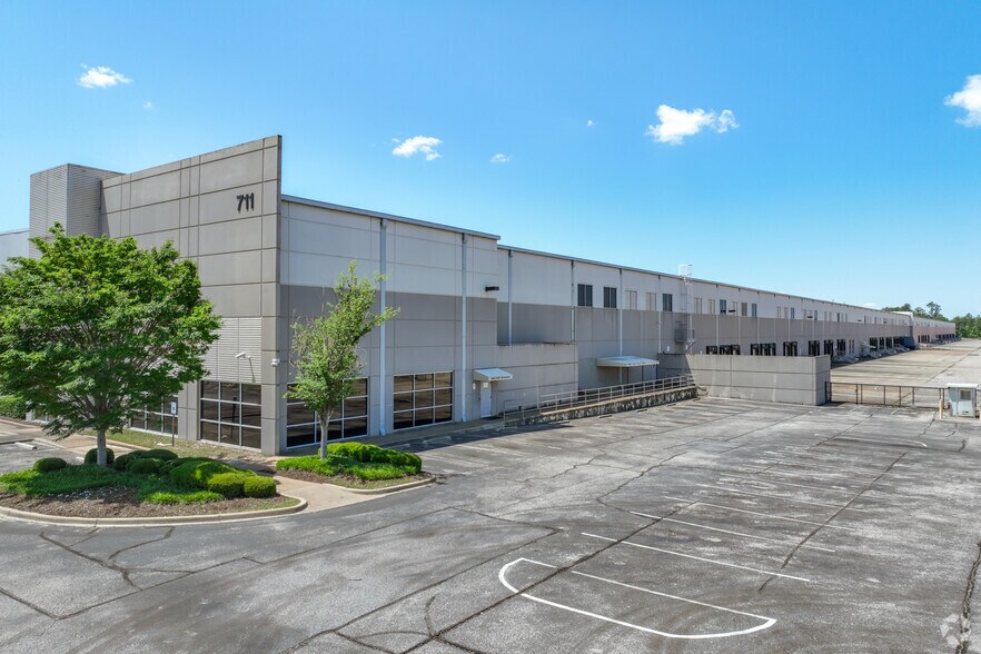 More Photos Of 715 Venture Dr, Southaven Distribution For Lease