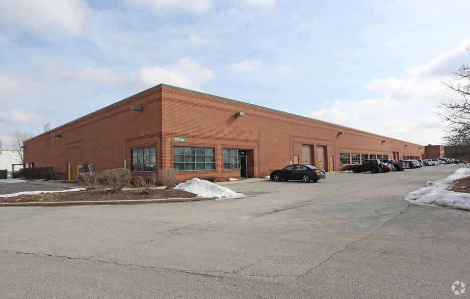 More Photos Of 733-747 Kimberly Dr, Carol Stream Warehouse For Lease