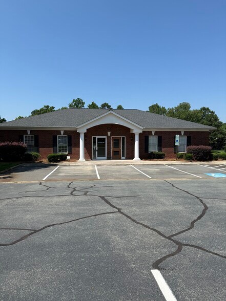 More Photos Of 2950 Senna Dr, Matthews Office For Lease