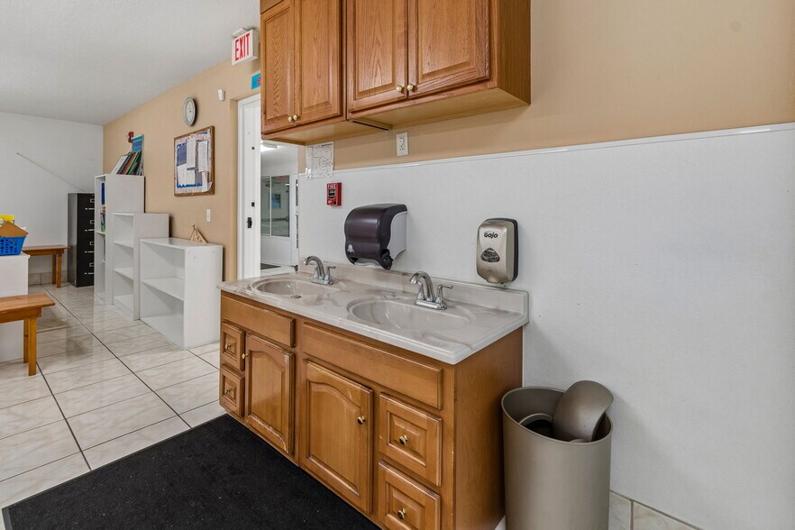 More Photos Of 4001 Skipper Rd, Tampa Schools For Sale