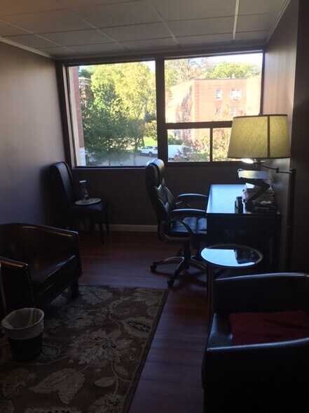 More Photos Of 1842 Beacon St, Brookline Medical For Sale