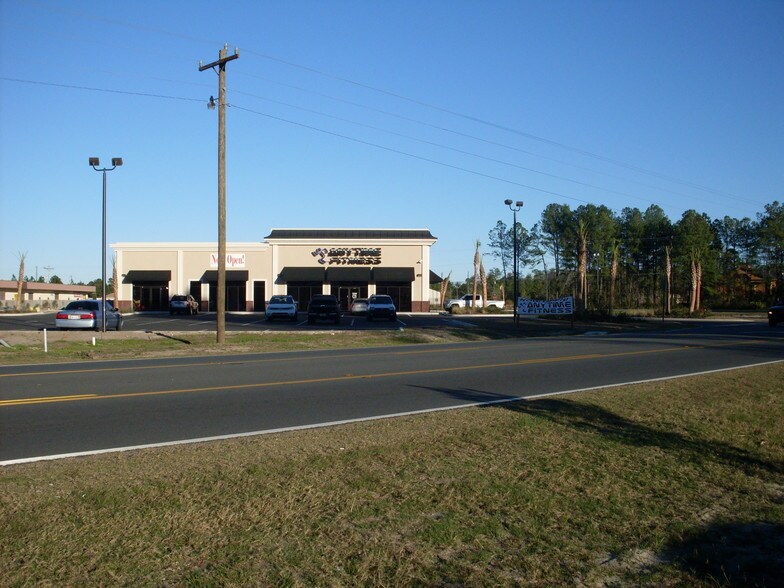 More Photos Of 1211 SW Bascom Norris Dr, Lake City General Retail For Sale