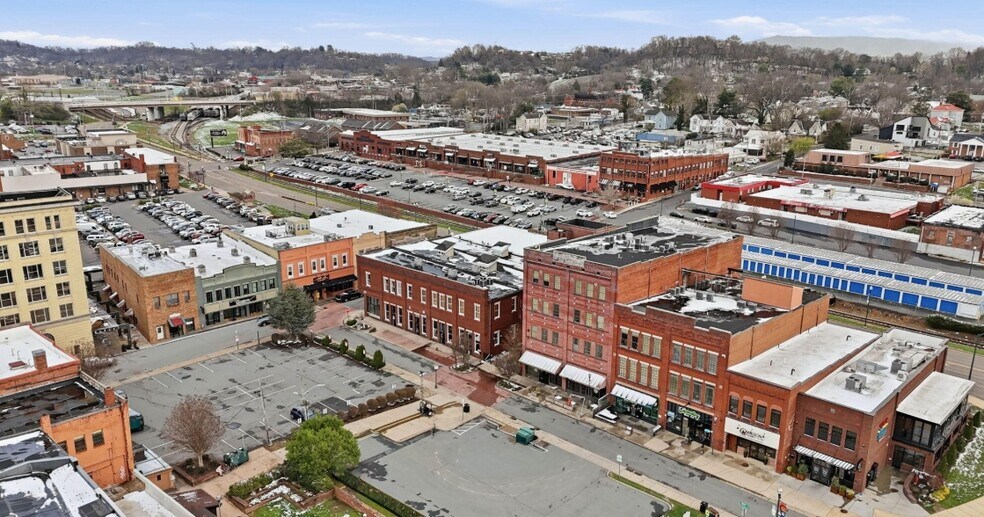 More Photos Of 124 Tipton St, Johnson City General Retail For Sale