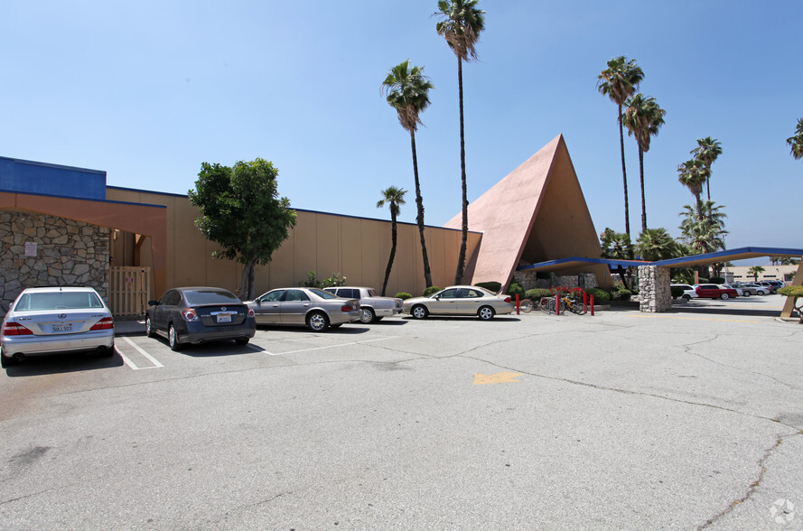 Primary Photo Of 1060 W San Bernardino Rd, Covina Bowling Alley For Sale