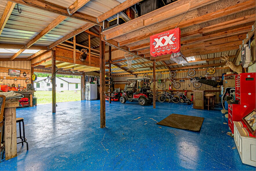 More Photos Of 5110 Treaschwig Rd, Spring Specialty For Sale