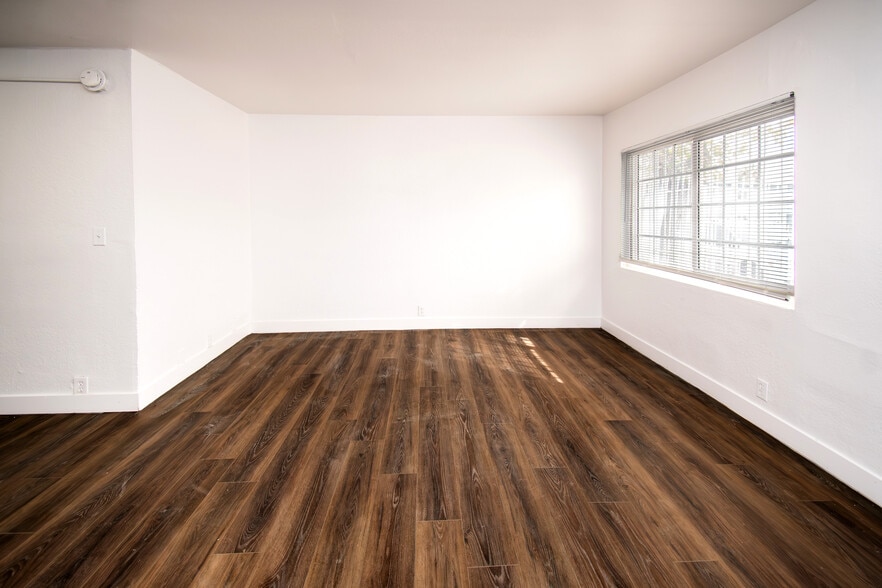 More Photos Of 2216-2224 Tam Dr, Las Vegas Apartments For Sale