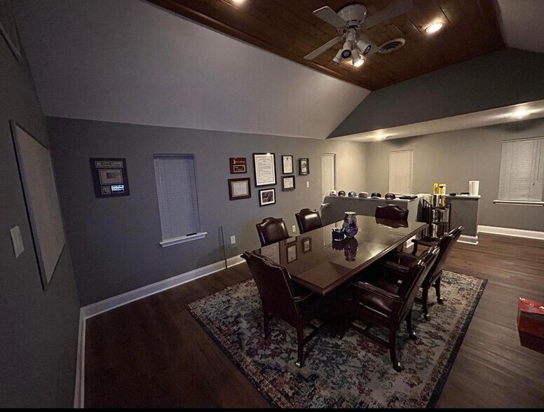 More Photos Of 4021-4023 Annapolis Rd, Halethorpe Office For Sale