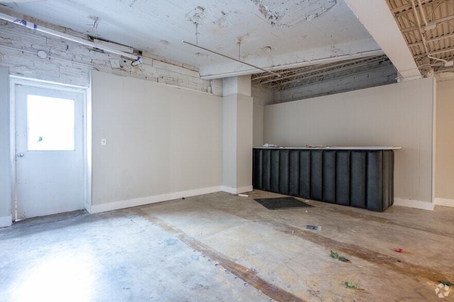 More Photos Of 325 N Main St, High Point Office For Sale