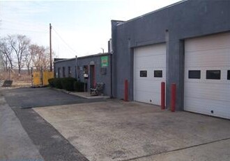 Primary Photo Of 1626 S Commerce St, Paulsboro Auto Repair For Lease