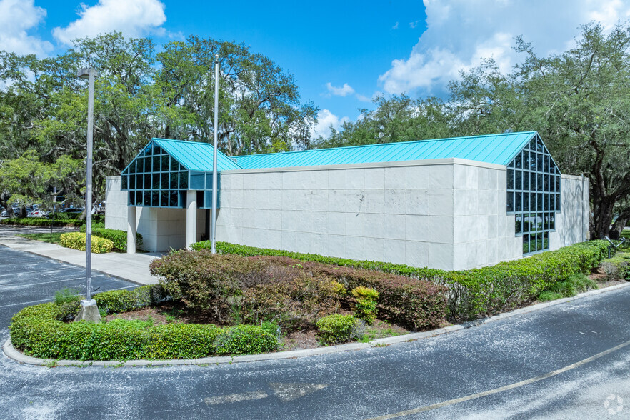 Primary Photo Of 15302 Amberly Dr, Tampa Bank For Sale