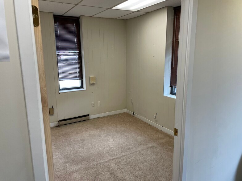 More Photos Of 4865 Arthur Kill Rd, Staten Island Warehouse For Lease