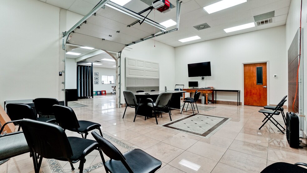 More Photos Of 2117-2125 47th st, Sarasota Warehouse For Sale