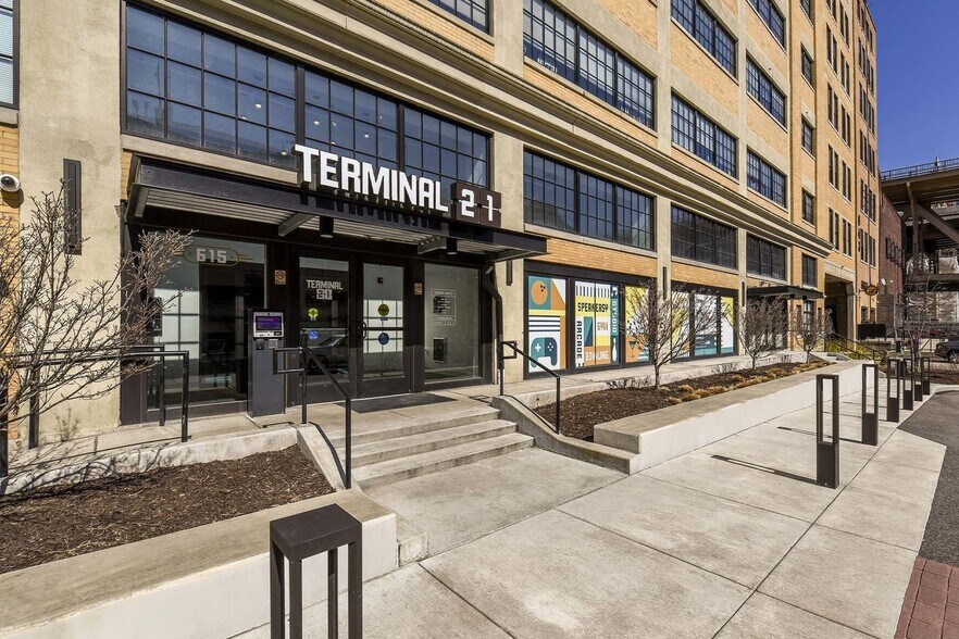 More Photos Of 615 First Ave, Pittsburgh Apartments For Lease