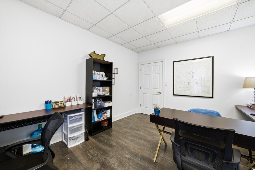 More Photos Of 324 Cherokee St NE, Marietta Office For Lease