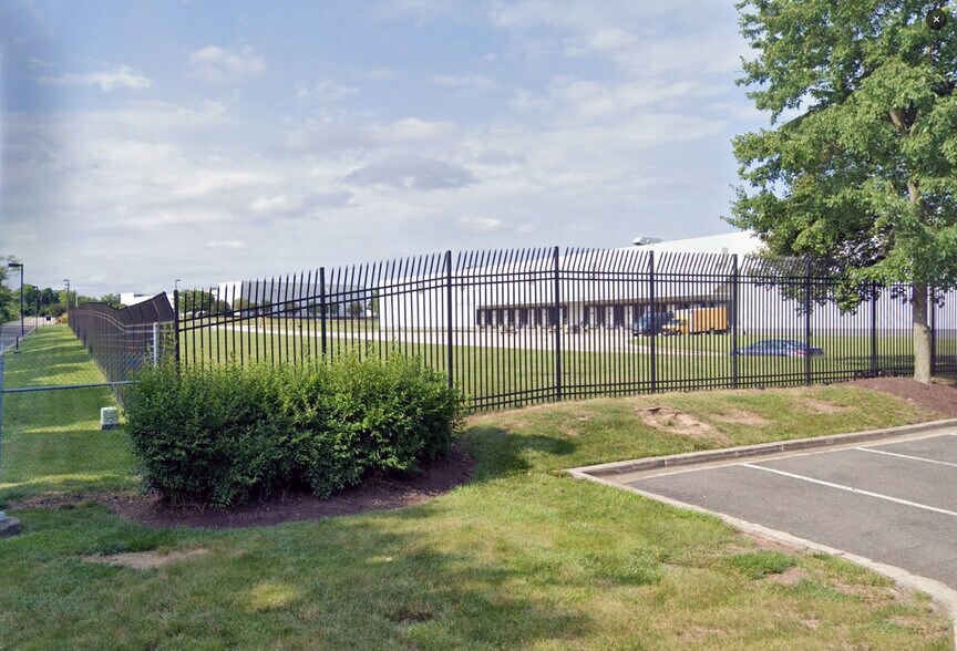 More Photos Of 6300 Columbia Park Rd, Cheverly Industrial For Sale