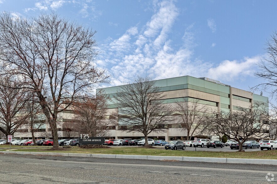 More Photos Of 125 Chubb Ave, Lyndhurst Office For Lease