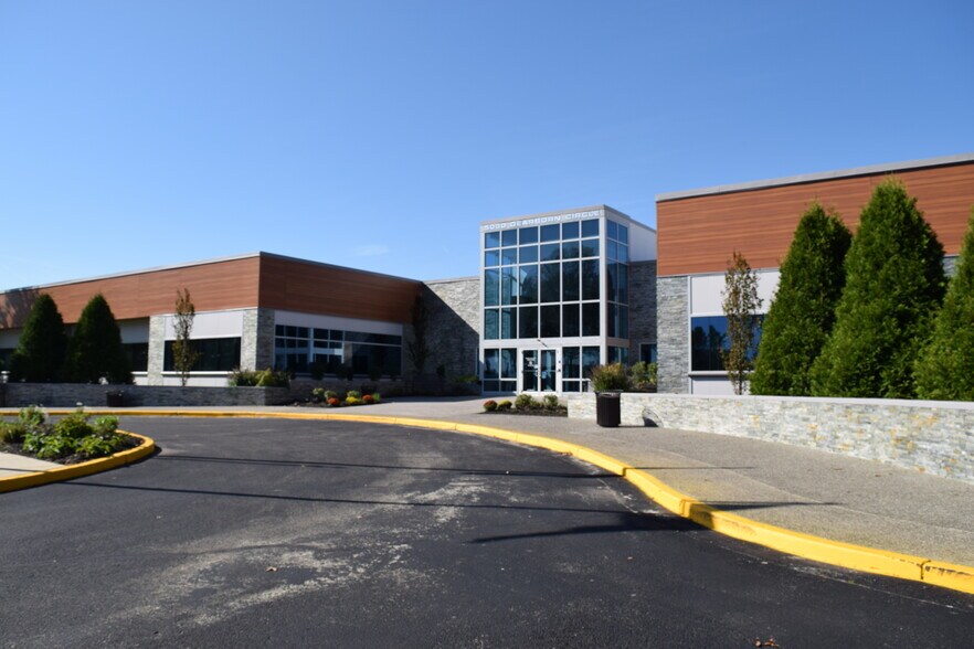 More Photos Of 5000 Dearborn Cir, Mount Laurel Medical For Lease