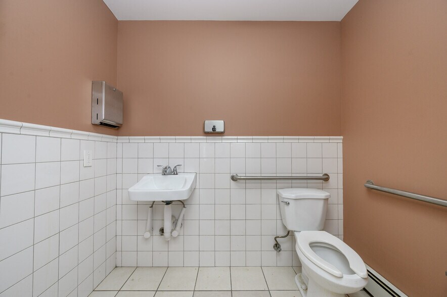 More Photos Of 200 Central Ave, Hackensack Storefront Retail Residential For Sale