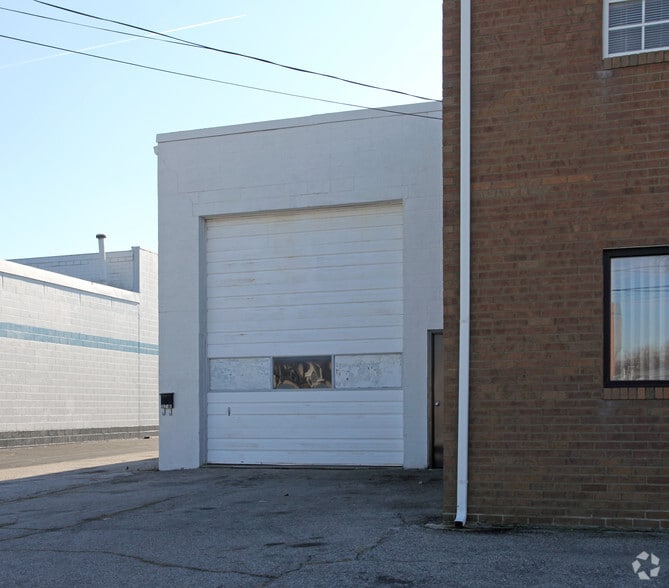 More Photos Of 3621 Marine Rd, Toledo Warehouse For Sale