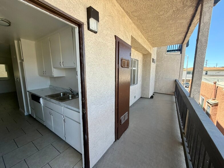 More Photos Of 1126 Raymond Ave, Long Beach Apartments For Sale