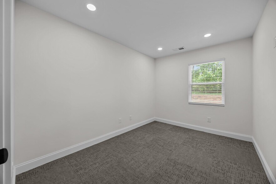 More Photos Of 421 Statesville Blvd, Salisbury Loft Creative Space For Lease