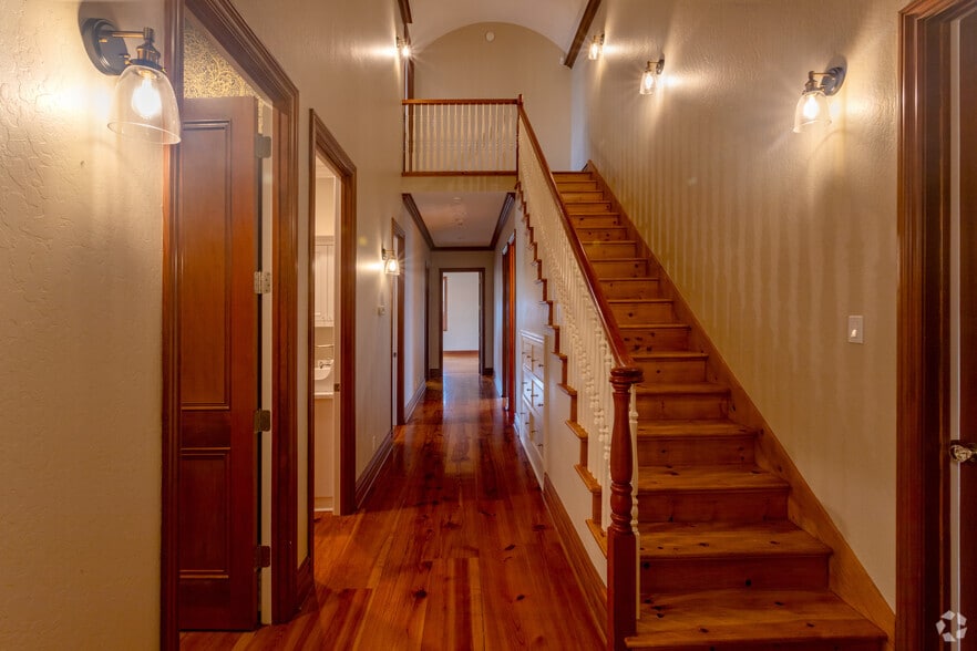 More Photos Of 12839 Airline Hwy, Paicines Winery Vineyard For Sale