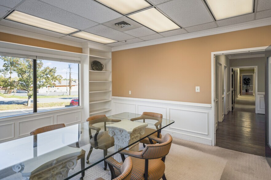 More Photos Of 602 S King St, Leesburg Medical For Sale