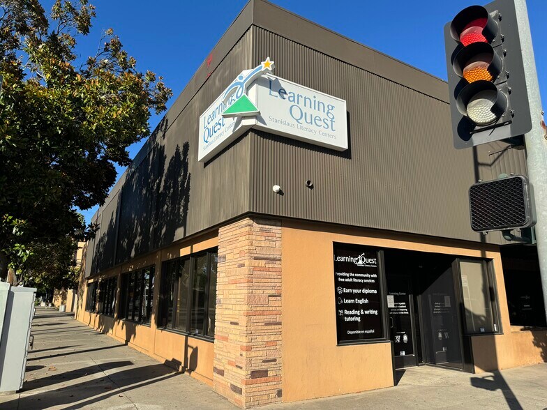 More Photos Of 1028-1032 11th St, Modesto Office For Lease