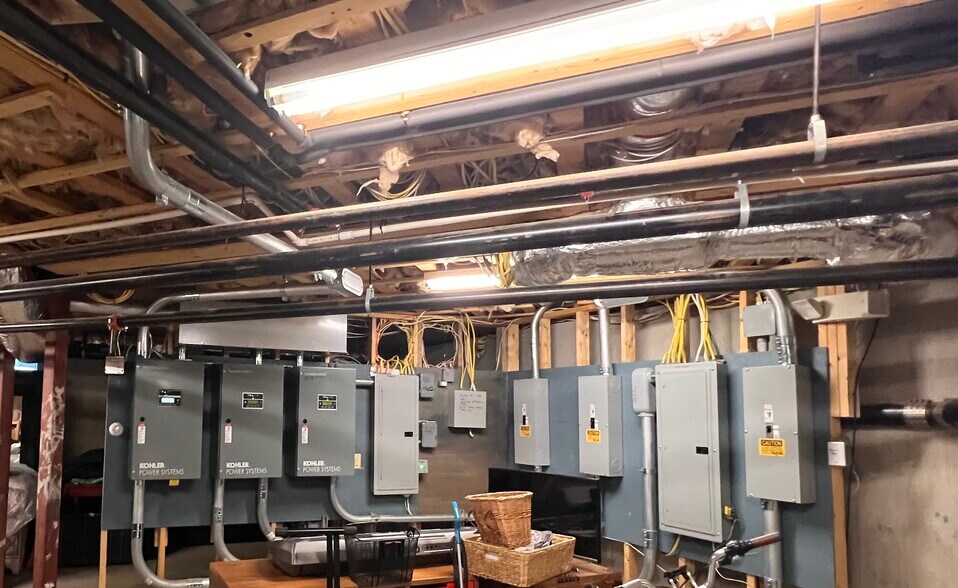More Photos Of 17 Canton Ave, Milton Office For Sale