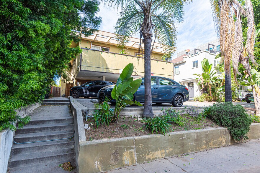 Primary Photo Of 635 N Beachwood Dr, Los Angeles Apartments For Sale