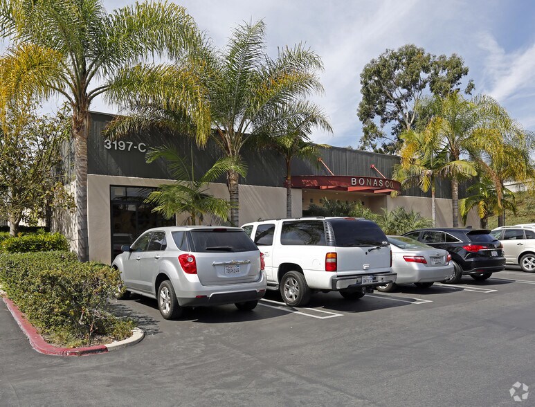 Primary Photo Of 3197 Airport Loop Dr, Costa Mesa Light Manufacturing For Lease