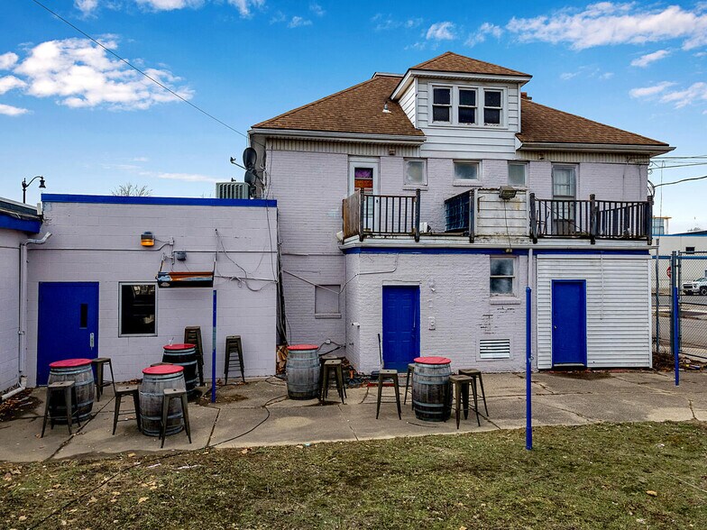 More Photos Of 2422-2426 S Park Ave, Buffalo Bowling Alley For Sale