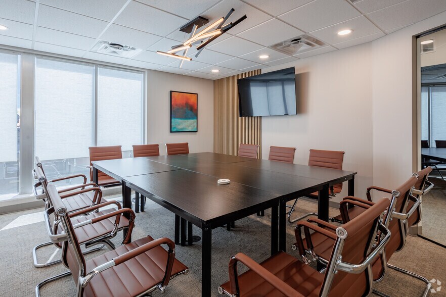 More Photos Of 4045 S Broadway, Englewood Coworking Space