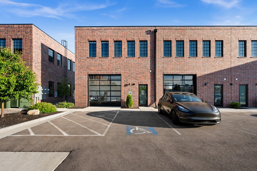 More Photos Of 807 E Pioneer Rd, Draper Office For Lease