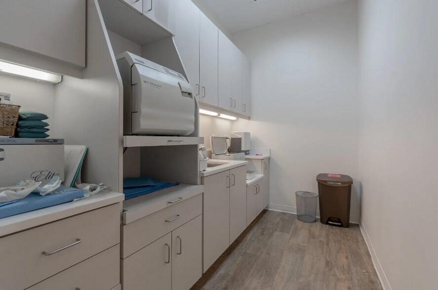 More Photos Of 931 Lower Fayetteville Rd, Newnan Medical For Lease