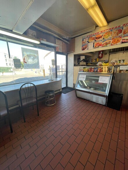 More Photos Of 47-05 Metropolitan Ave, Ridgewood Warehouse For Lease