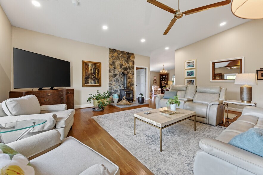 More Photos Of 1661 Turner Spur Rd, Fancy Gap Healthcare For Sale