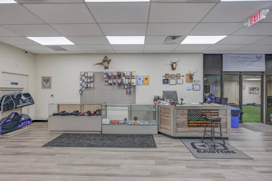 More Photos Of 116-120 Monahan Ave, Dunmore Flex For Lease