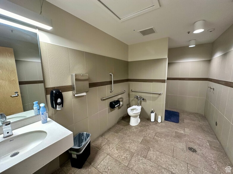 More Photos Of 848 S 2000 W, Syracuse Unknown For Lease