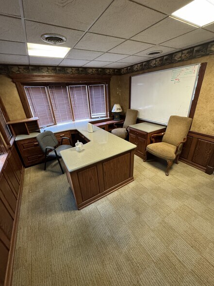 More Photos Of 1122-1128 Eureka Rd, Wyandotte Storefront Retail Office For Sale