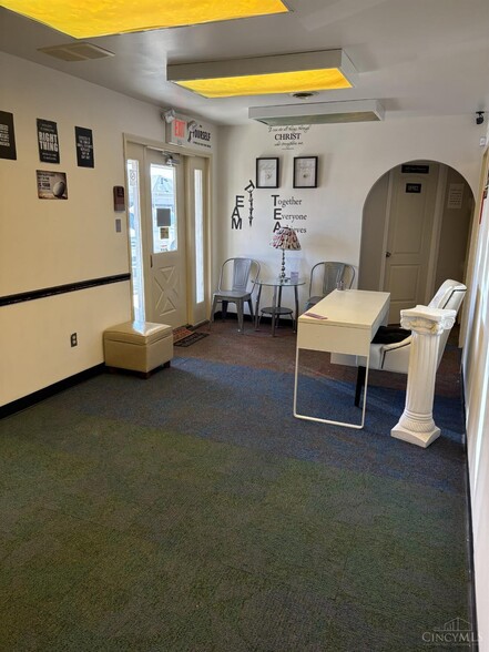 More Photos Of 3544-3548 Springdale Rd, Cincinnati Office For Sale