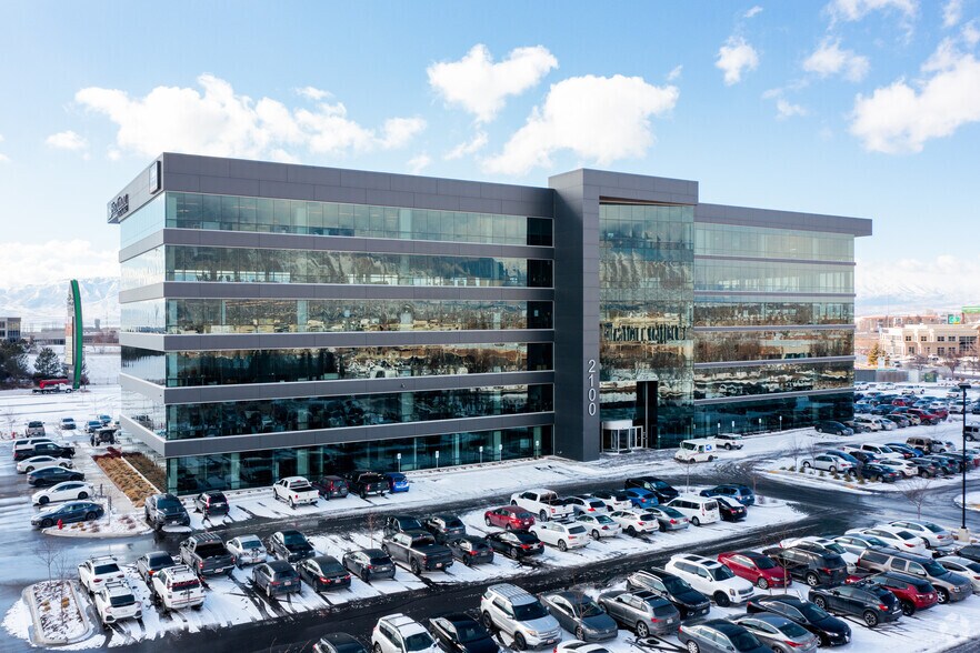 More Photos Of 2100 W Pleasant Grove Blvd, Pleasant Grove Office For Lease